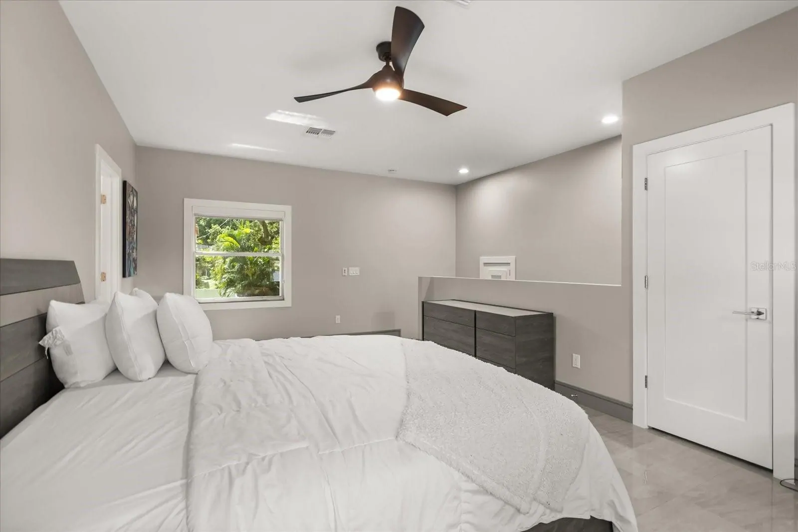 808 EDGEWATER DR, ORLANDO, FL property photo 32 of 47