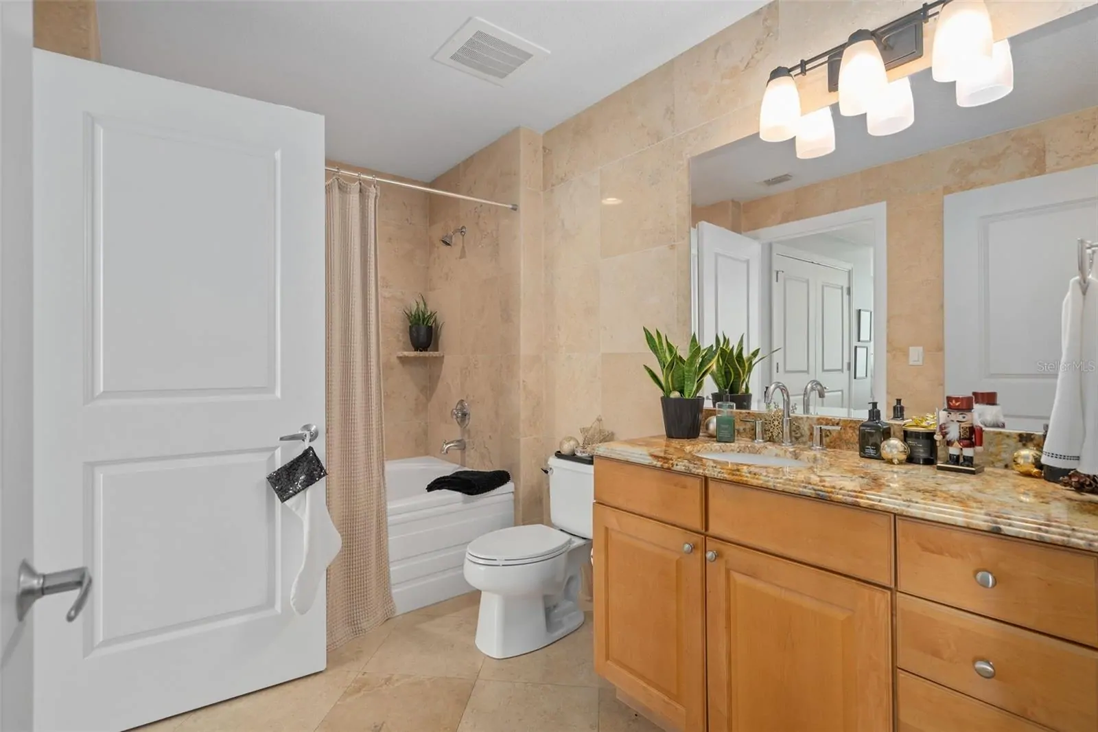101 S EOLA DR #1209, ORLANDO, FL property photo 10 of 80