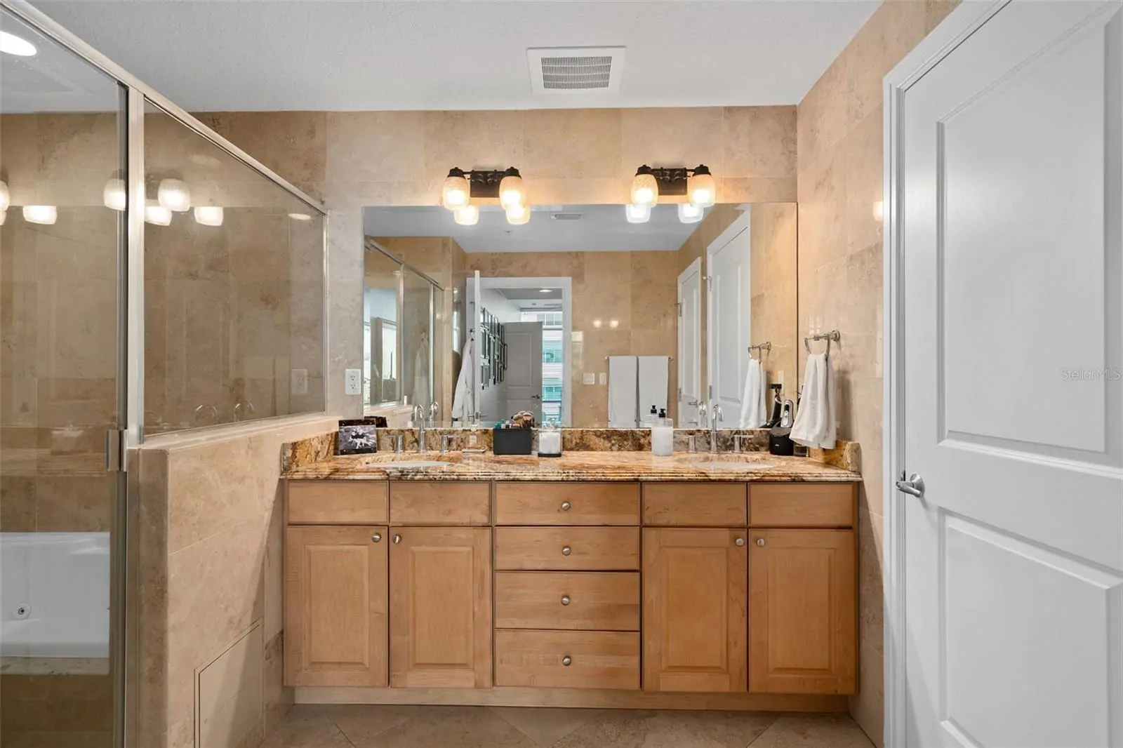 101 S EOLA DR #1209, ORLANDO, FL property photo 18 of 80