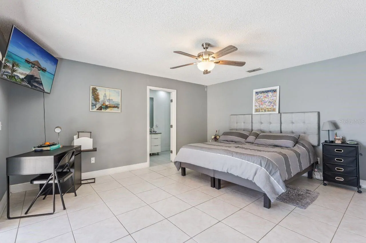 8215 ROLLA CT, ORLANDO, FL property photo 2 of 17
