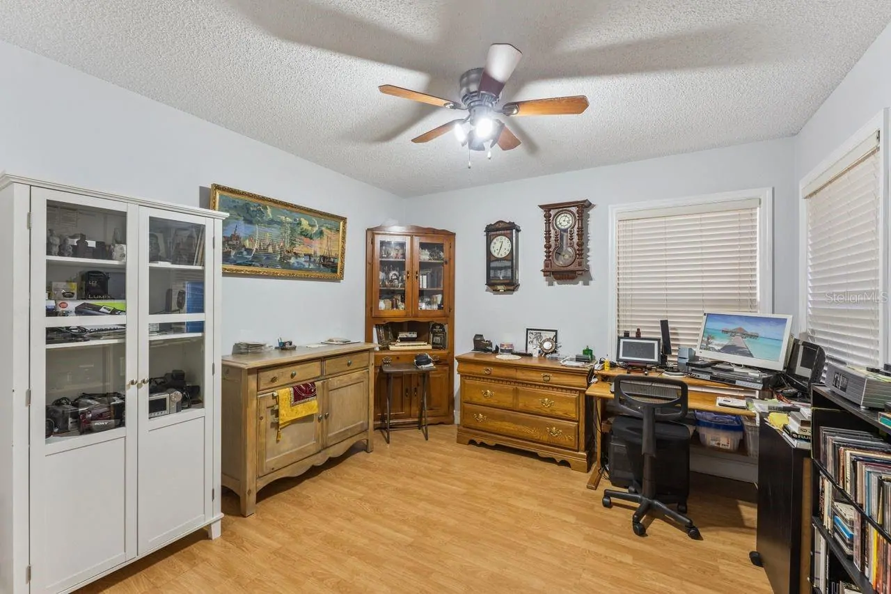 8215 ROLLA CT, ORLANDO, FL property photo 4 of 17