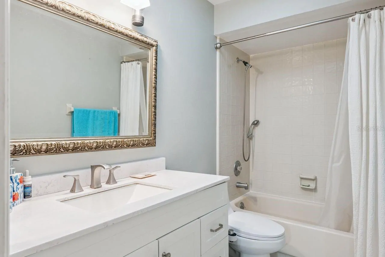 8215 ROLLA CT, ORLANDO, FL property photo 5 of 17