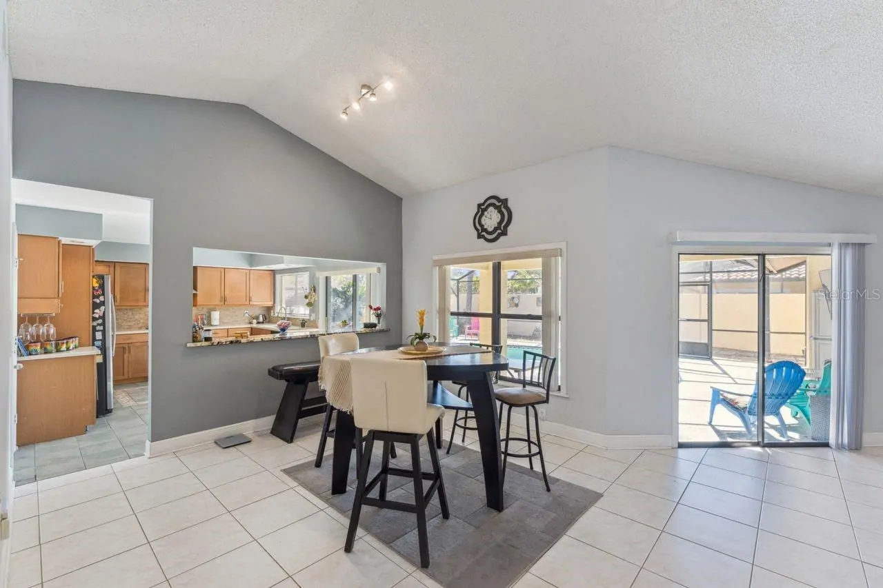8215 ROLLA CT, ORLANDO, FL property photo 9 of 17