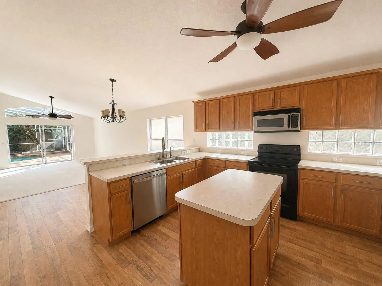 9006 VERONA SOUND WAY, ORLANDO, FL property photo 12 of 50