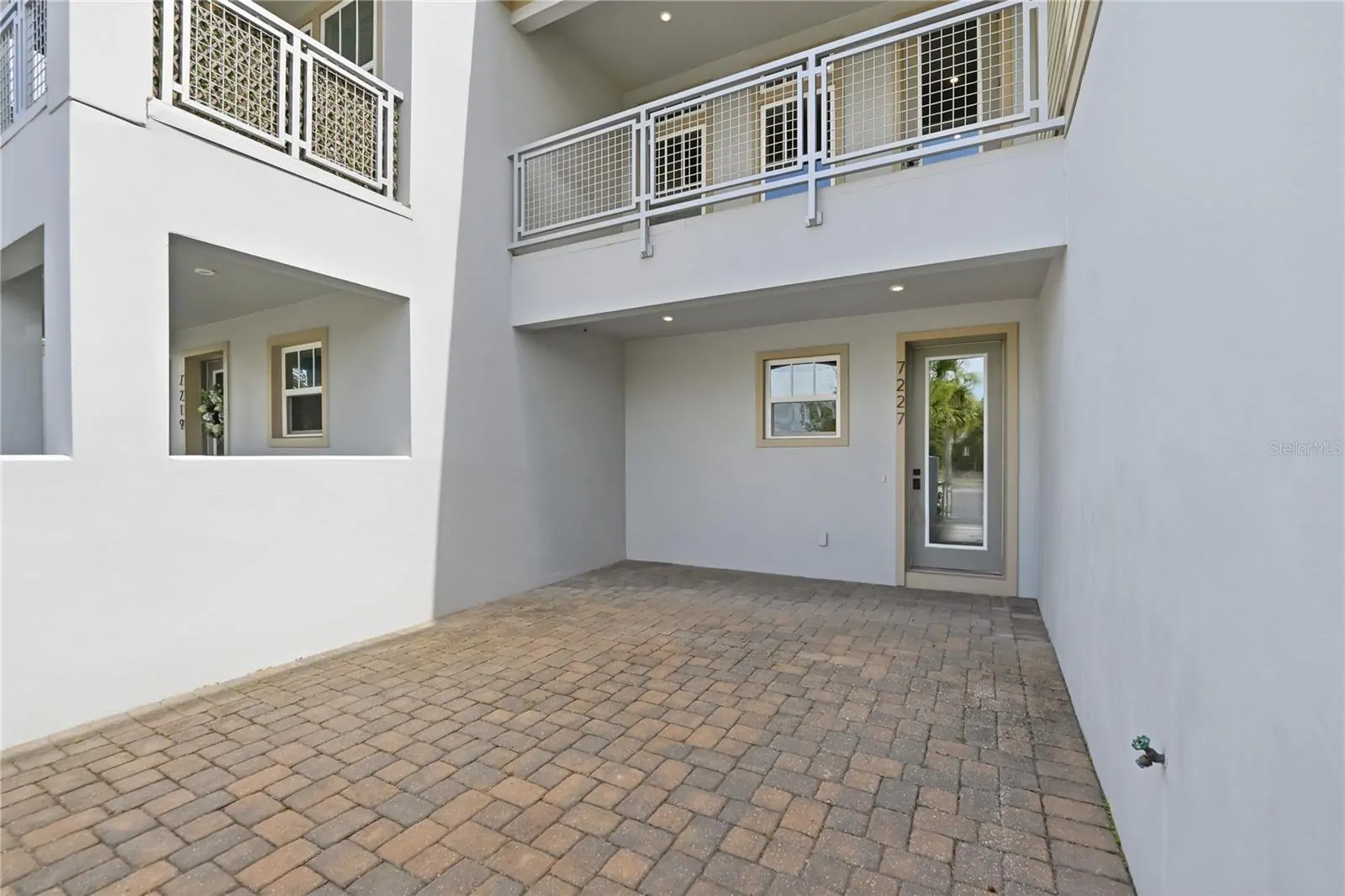 7227 NEMOURS PKWY, ORLANDO, FL property photo 3 of 41