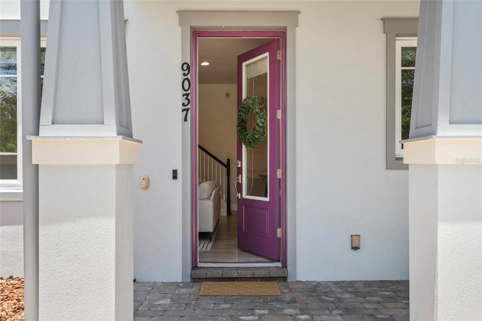9037 LAUREATE BLVD, ORLANDO, FL property photo 3 of 64