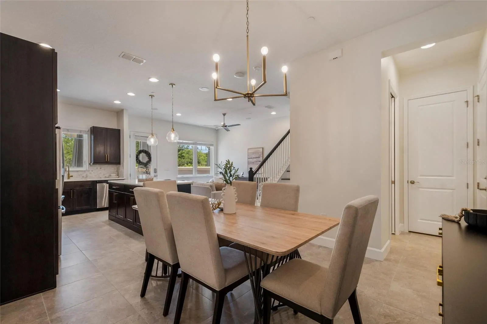 9037 LAUREATE BLVD, ORLANDO, FL property photo 24 of 64