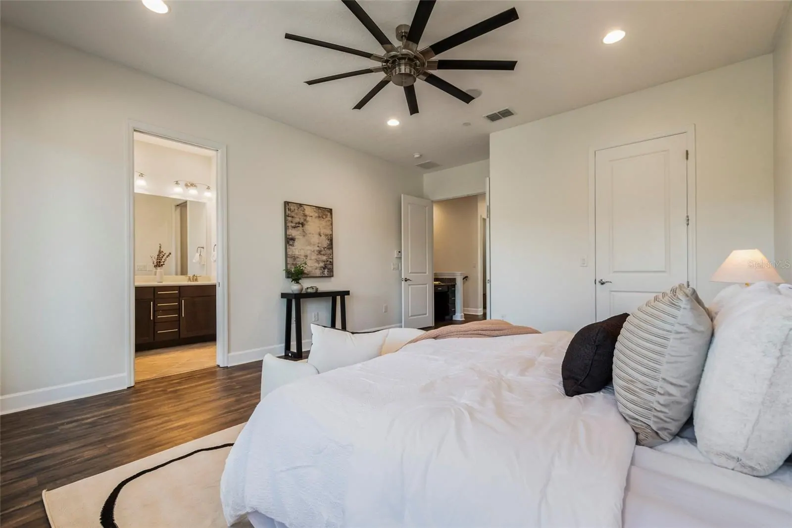 9037 LAUREATE BLVD, ORLANDO, FL property photo 36 of 64