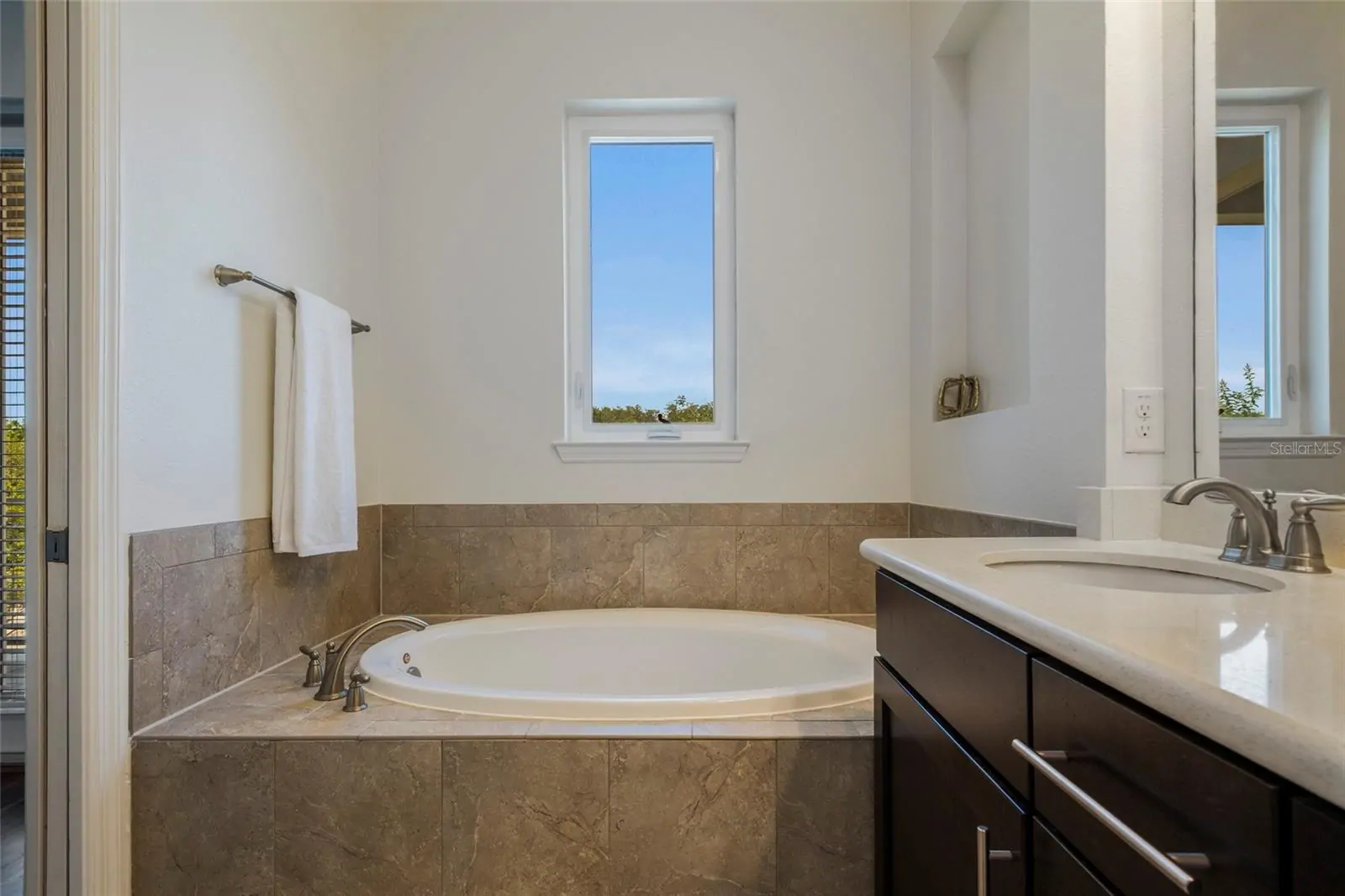 9037 LAUREATE BLVD, ORLANDO, FL property photo 38 of 64