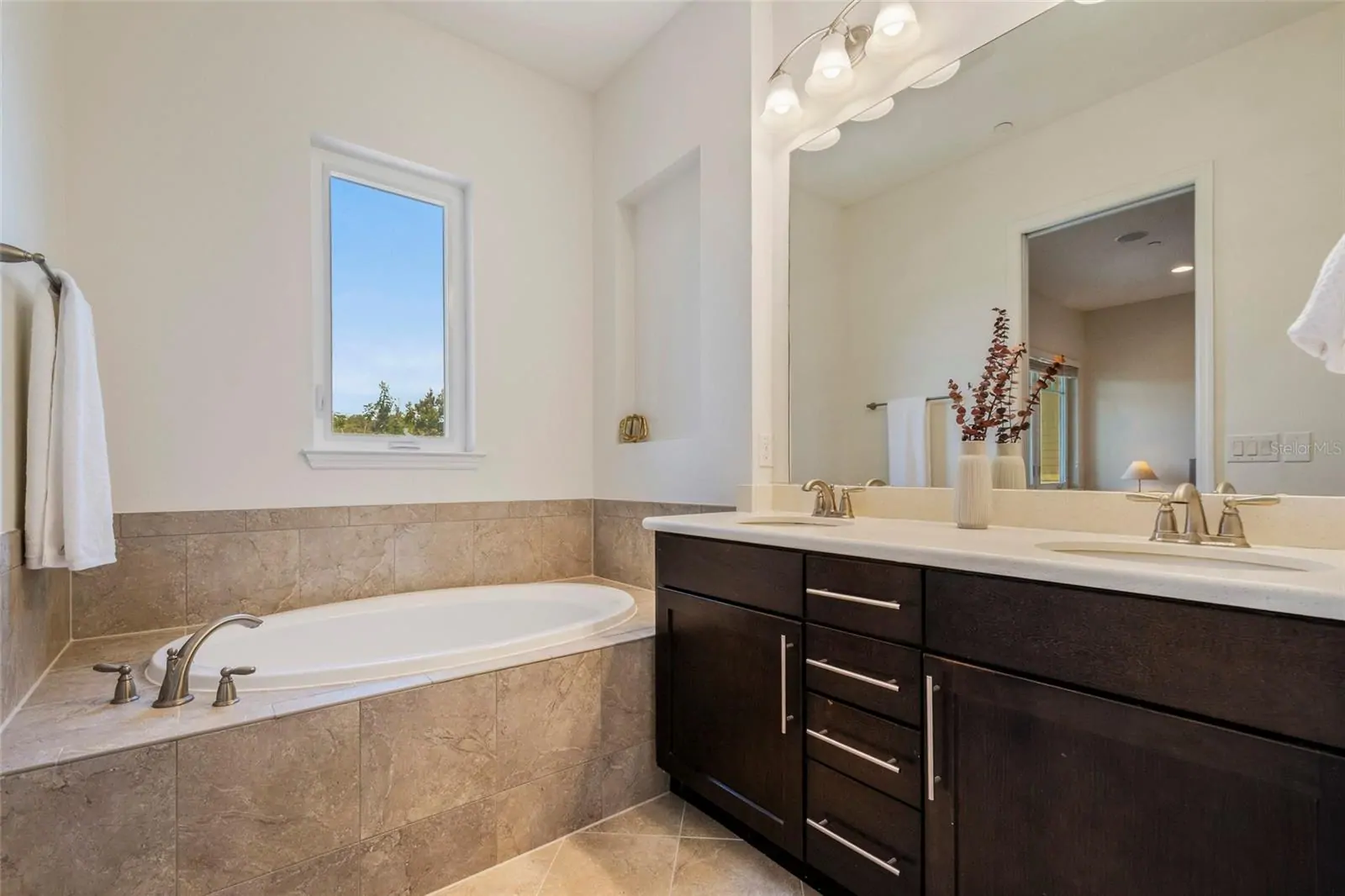 9037 LAUREATE BLVD, ORLANDO, FL property photo 39 of 64