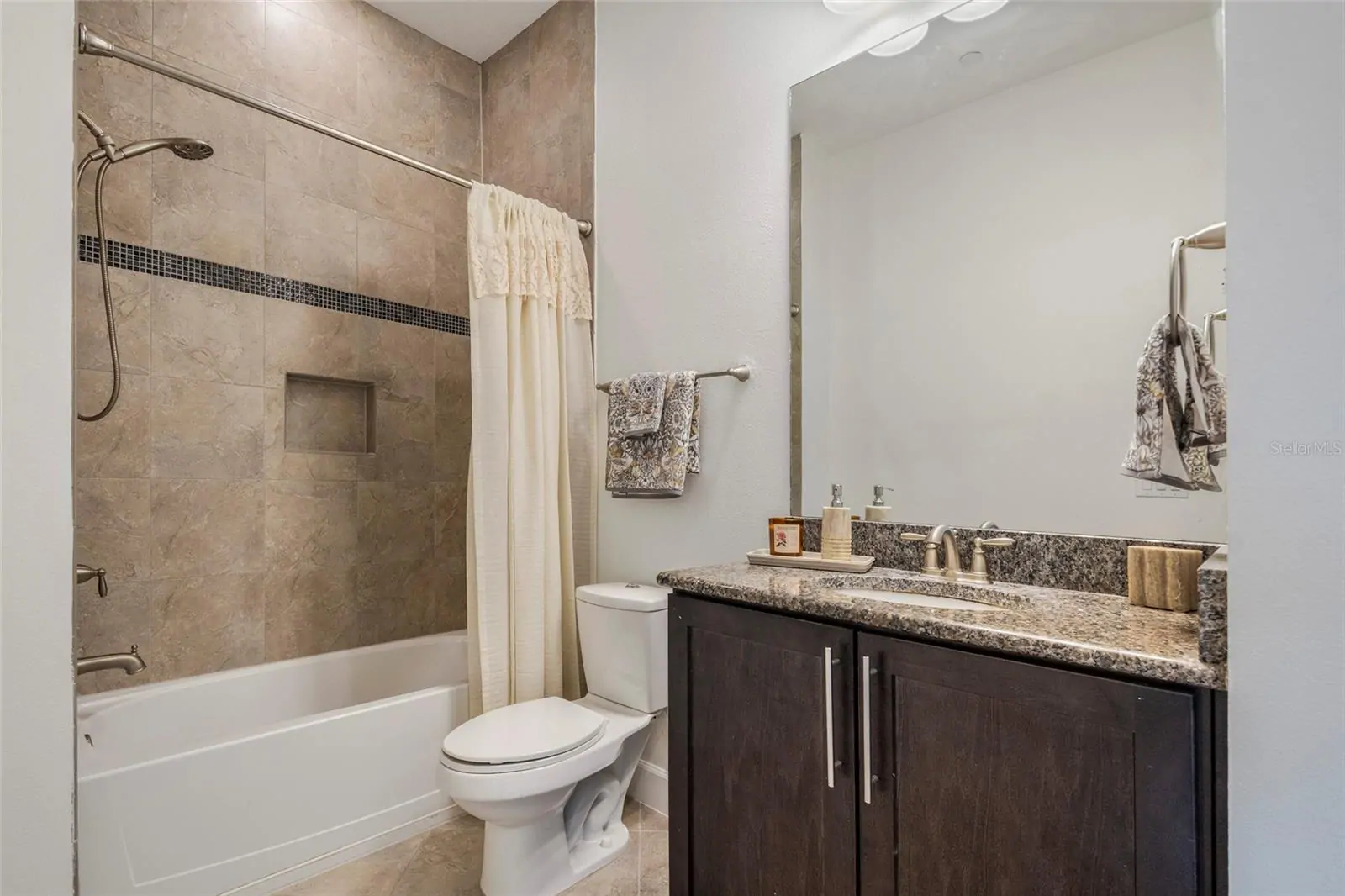 9037 LAUREATE BLVD, ORLANDO, FL property photo 49 of 64