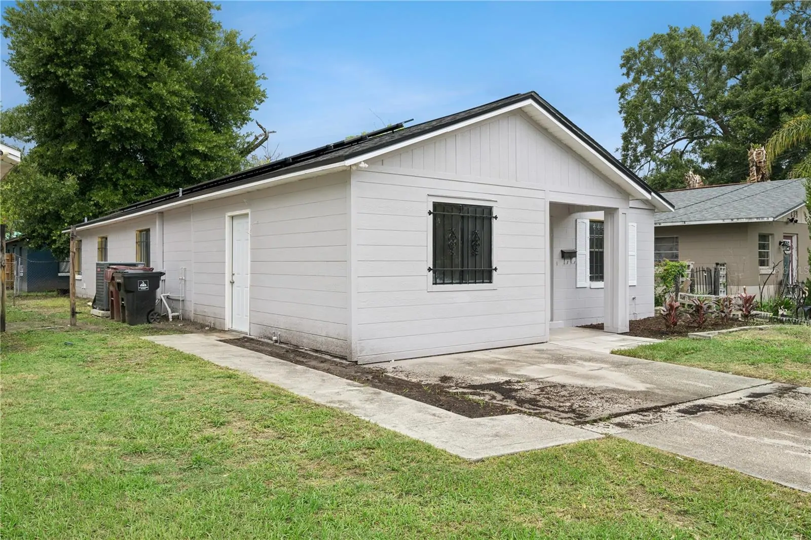 716 GROVE AVE, ORLANDO, FL property photo 2 of 25