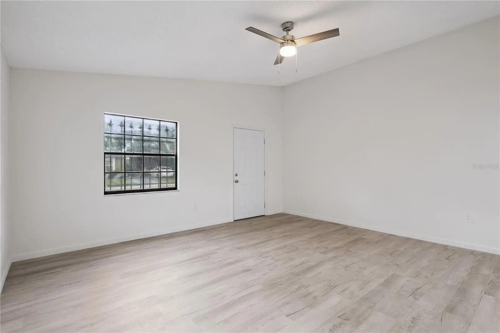 716 GROVE AVE, ORLANDO, FL property photo 5 of 25