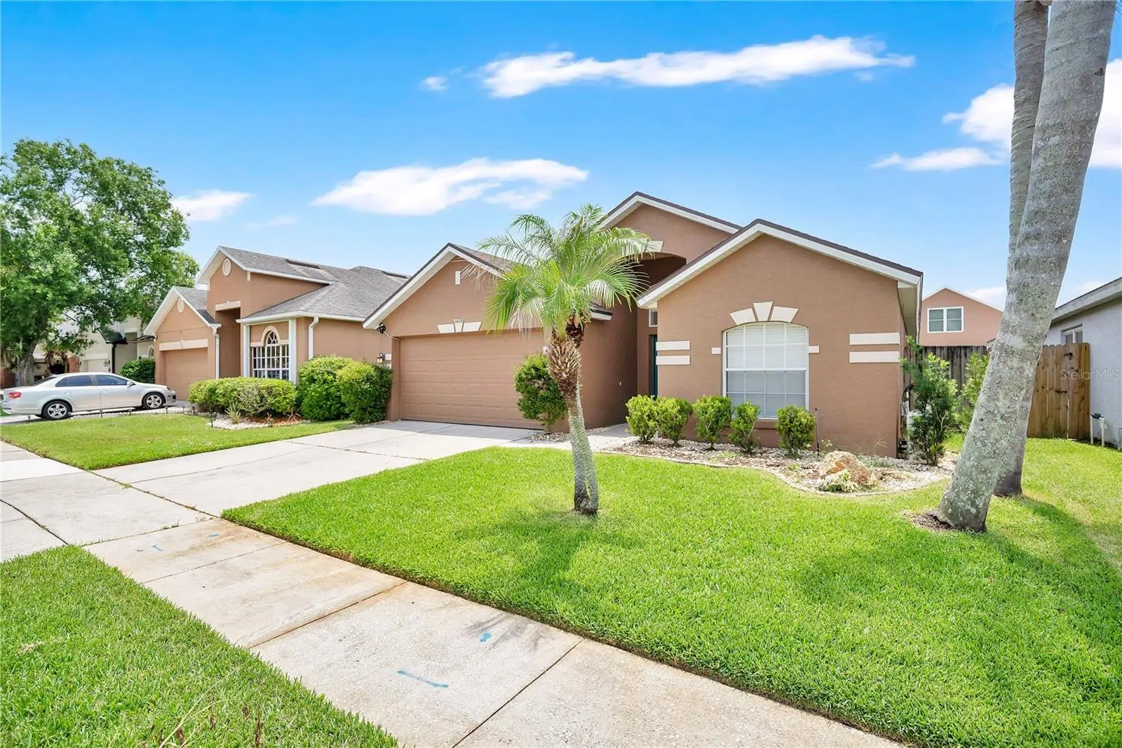 14170 SUNRIVER AVE, ORLANDO, FL property photo 2 of 49