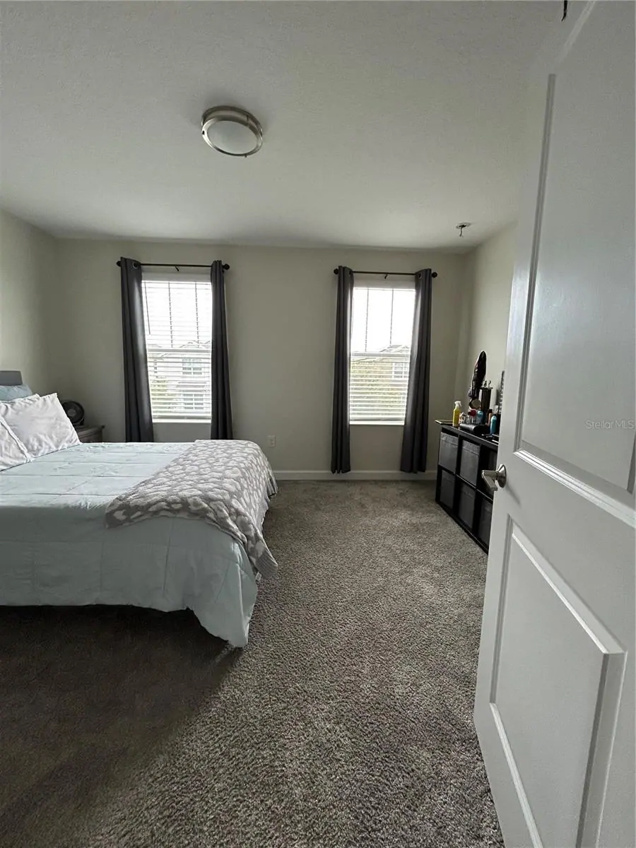 11831 CHARADES ST, ORLANDO, FL property photo 2 of 16