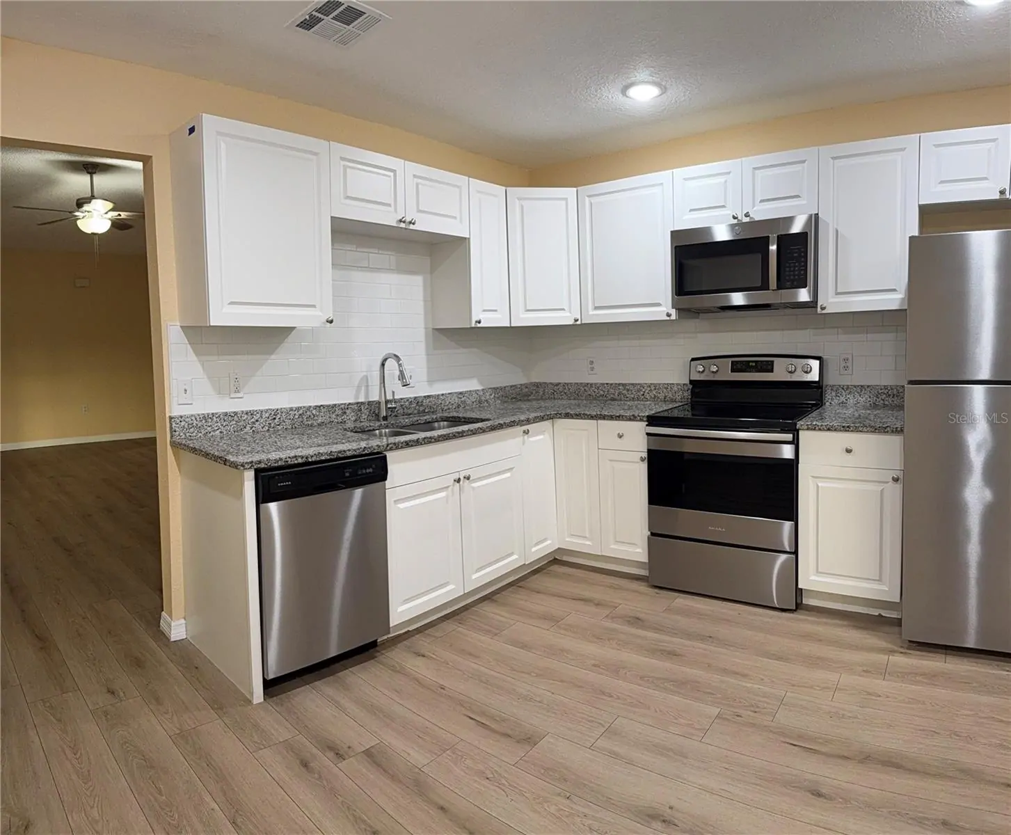1002 OROPESA AVE, ORLANDO, FL property photo 6 of 22
