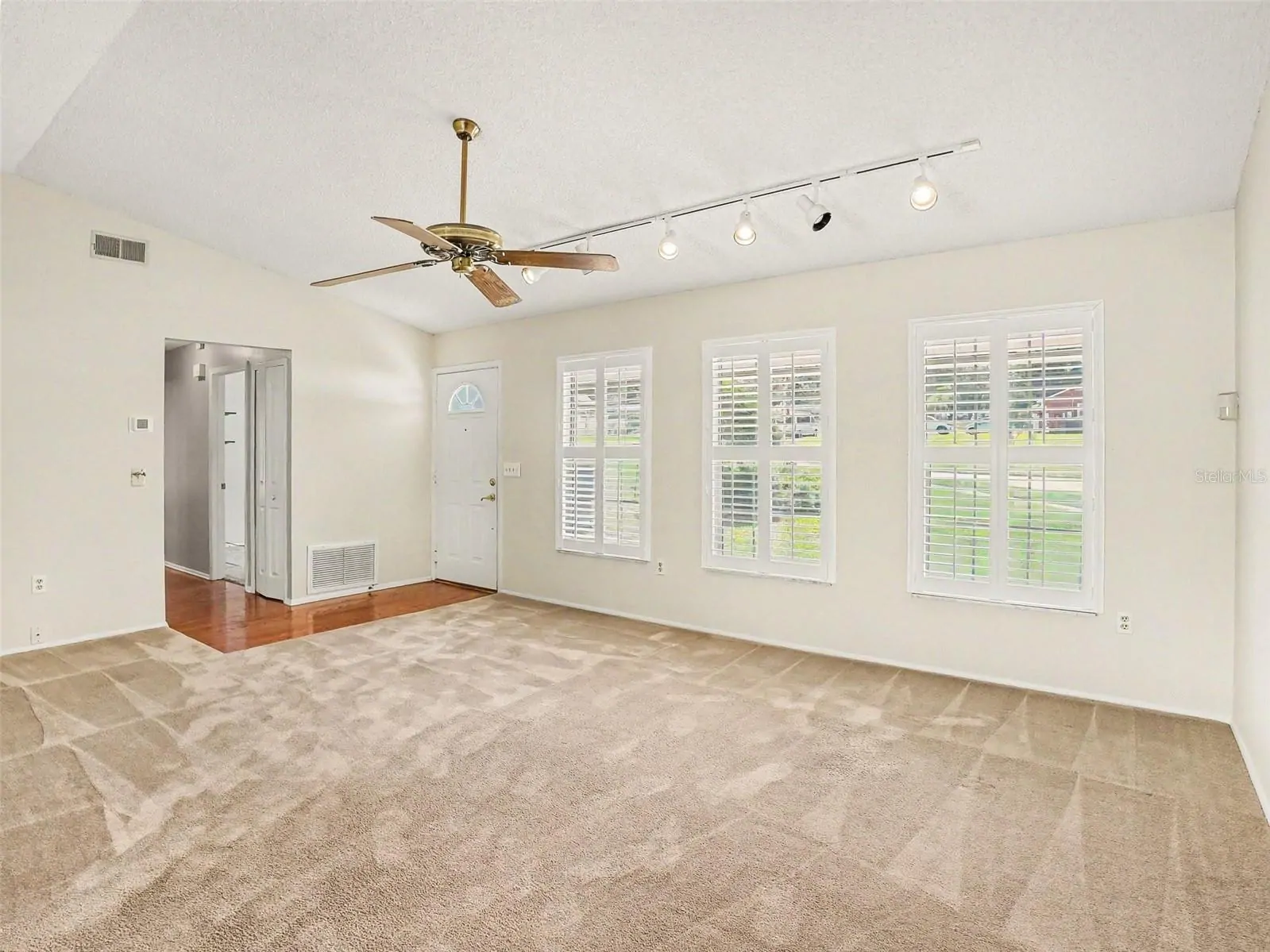 7207 IMMOKALEE CT, ORLANDO, FL property photo 4 of 28