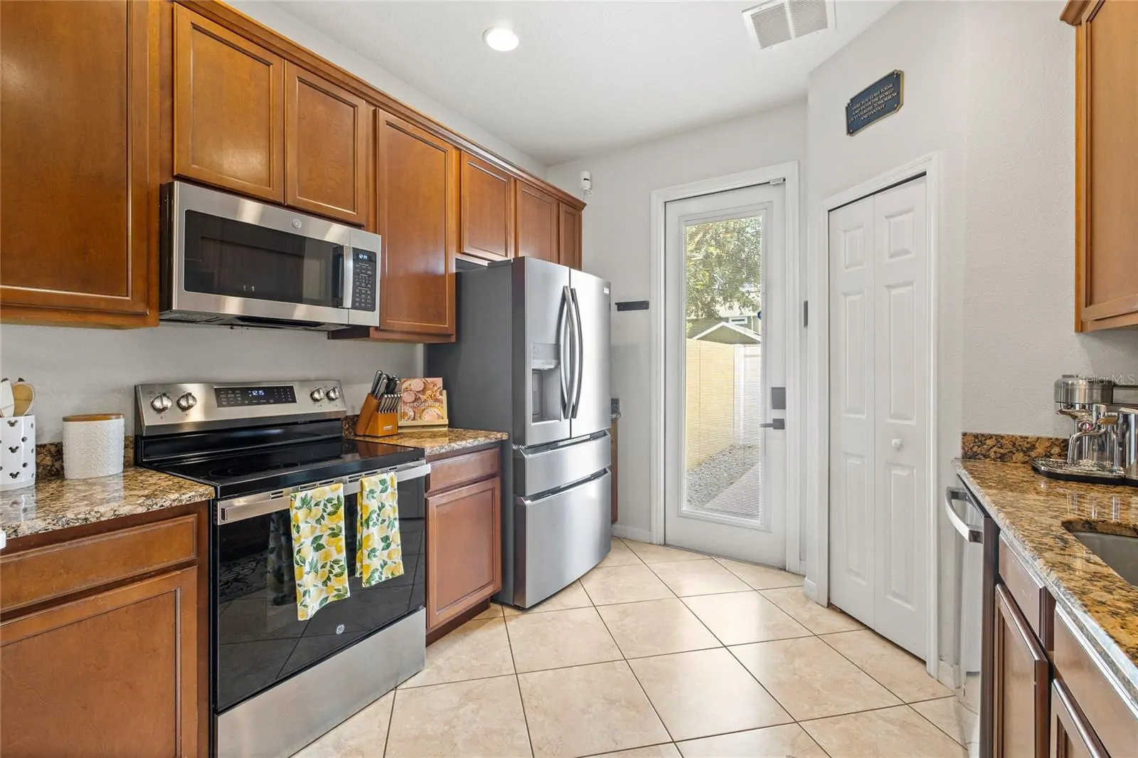 7951 NORTHLAKE PKWY, ORLANDO, FL property photo 9 of 33