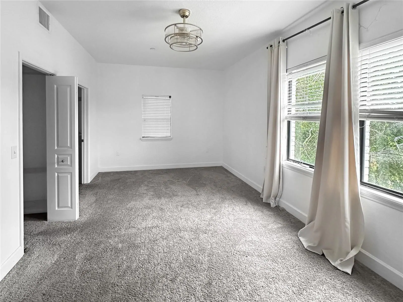 584 COPLEY LN, ORLANDO, FL property photo 8 of 26