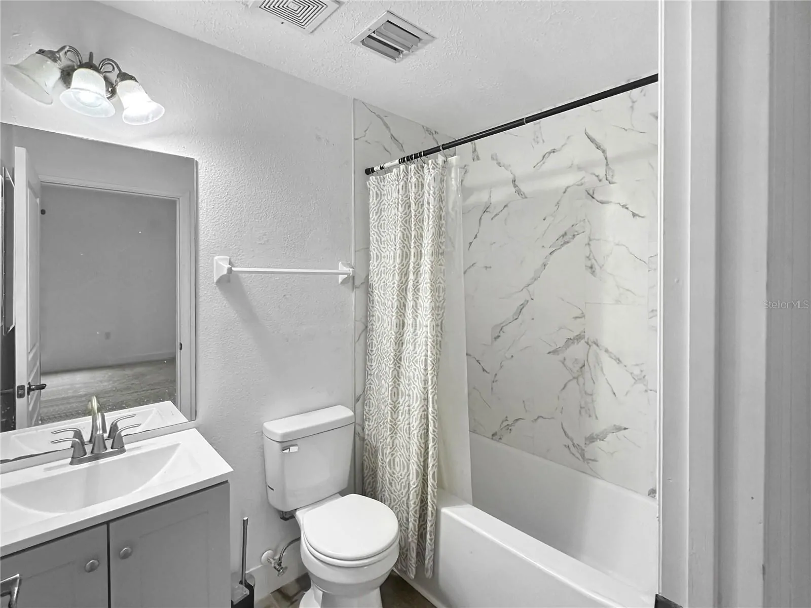 584 COPLEY LN, ORLANDO, FL property photo 14 of 26