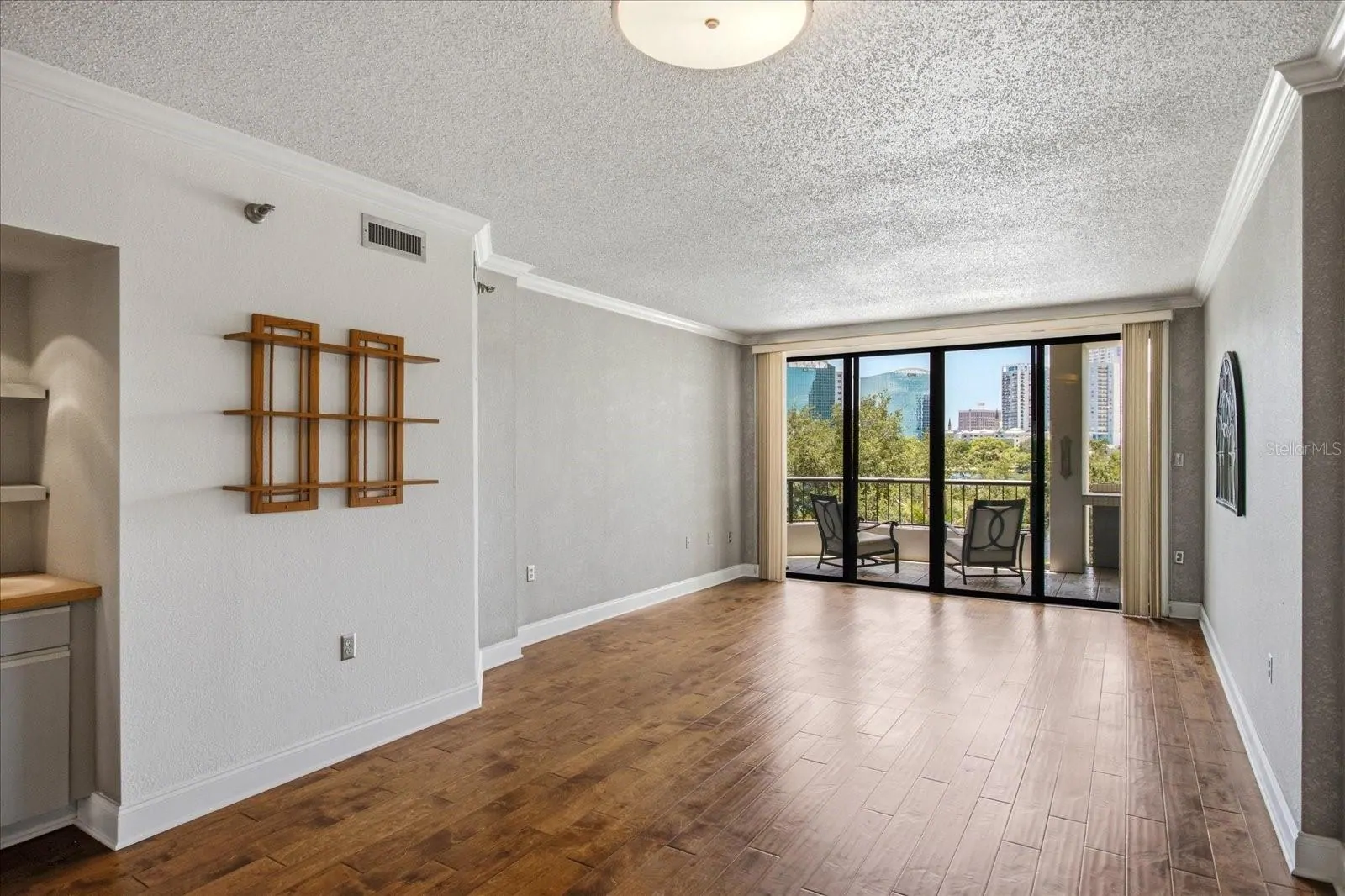 401 E ROBINSON ST #304, ORLANDO, FL property photo 5 of 35