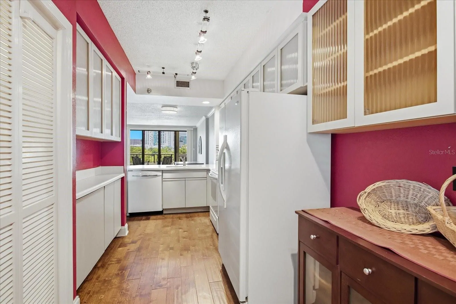 401 E ROBINSON ST #304, ORLANDO, FL property photo 11 of 35