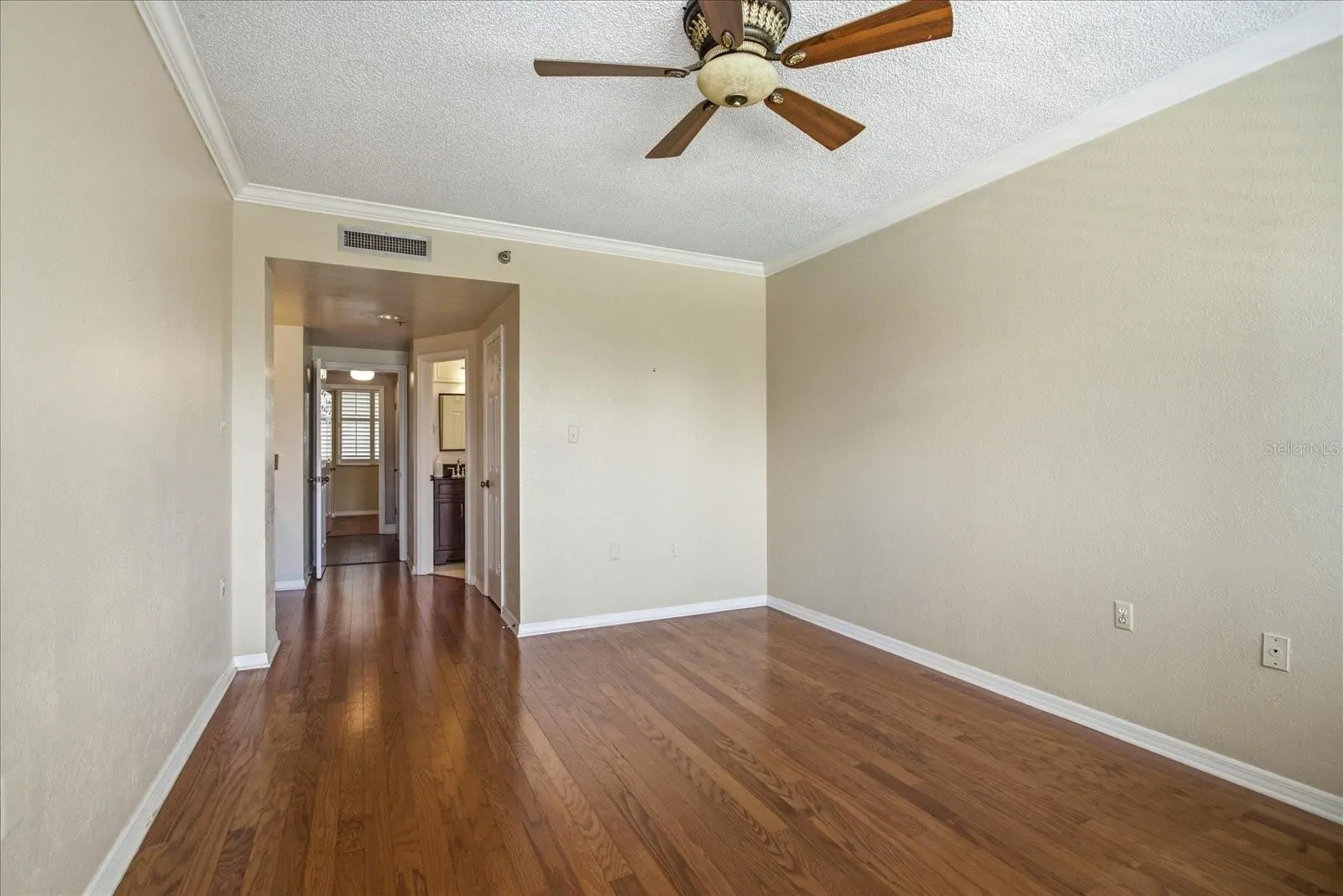401 E ROBINSON ST #304, ORLANDO, FL property photo 15 of 35