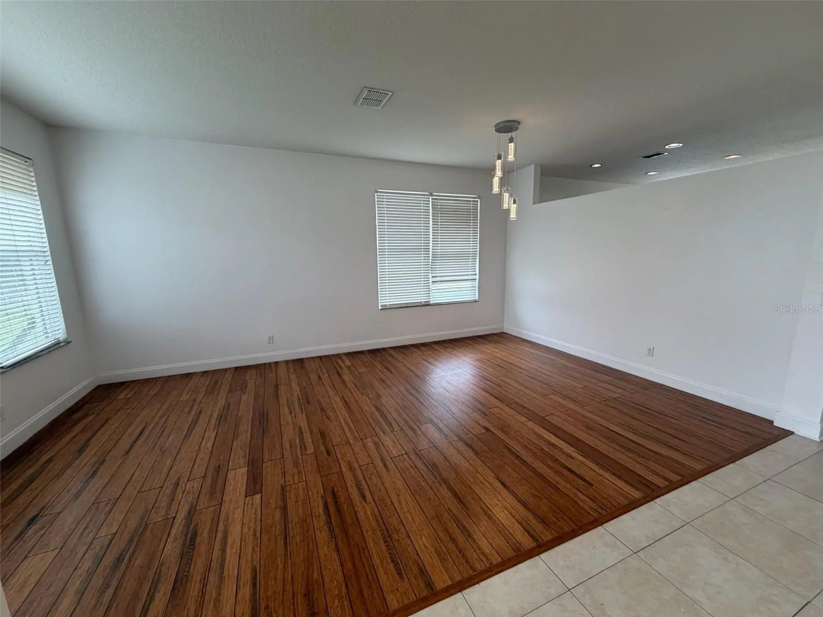 2445 CYPRESS TRACE CIR, ORLANDO, FL property photo 4 of 23