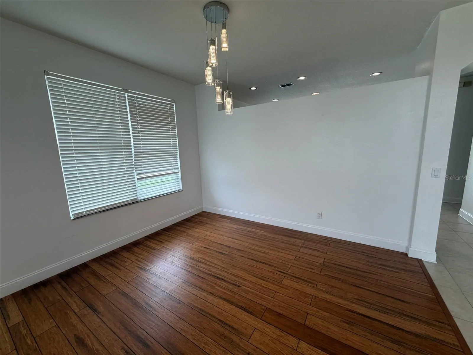 2445 CYPRESS TRACE CIR, ORLANDO, FL property photo 5 of 23