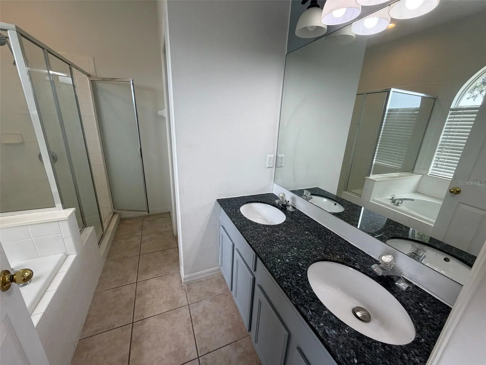 2445 CYPRESS TRACE CIR, ORLANDO, FL property photo 12 of 23
