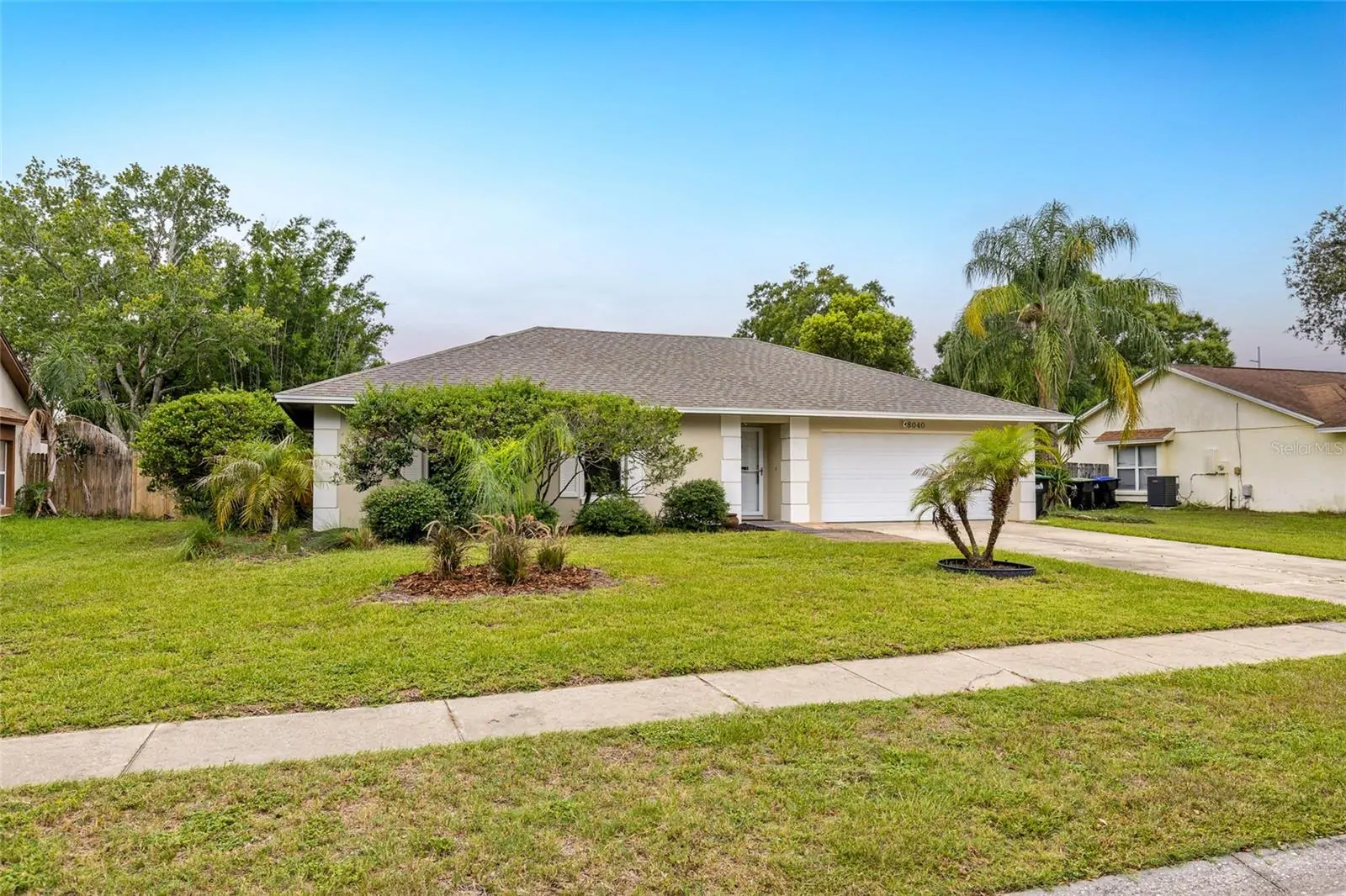 8040 CLOVERGLEN CIR, ORLANDO, FL property photo 2 of 24