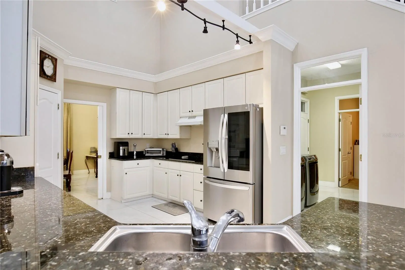 9374 WICKHAM WAY, ORLANDO, FL property photo 11 of 58