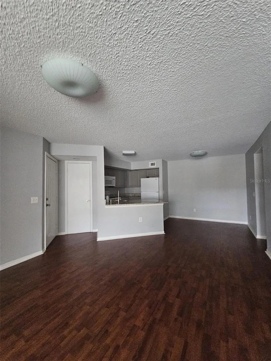 4532 COMMANDER DR #2122, ORLANDO, FL property photo 6 of 13
