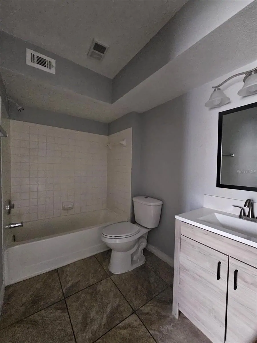 4532 COMMANDER DR #2122, ORLANDO, FL property photo 7 of 13