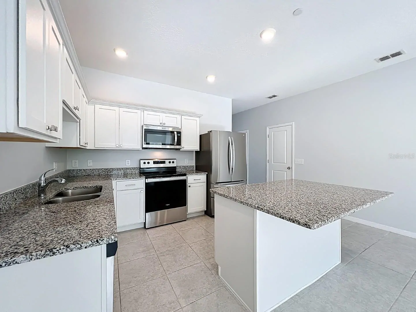 3326 AZOLLA ST, ORLANDO, FL property photo 11 of 51
