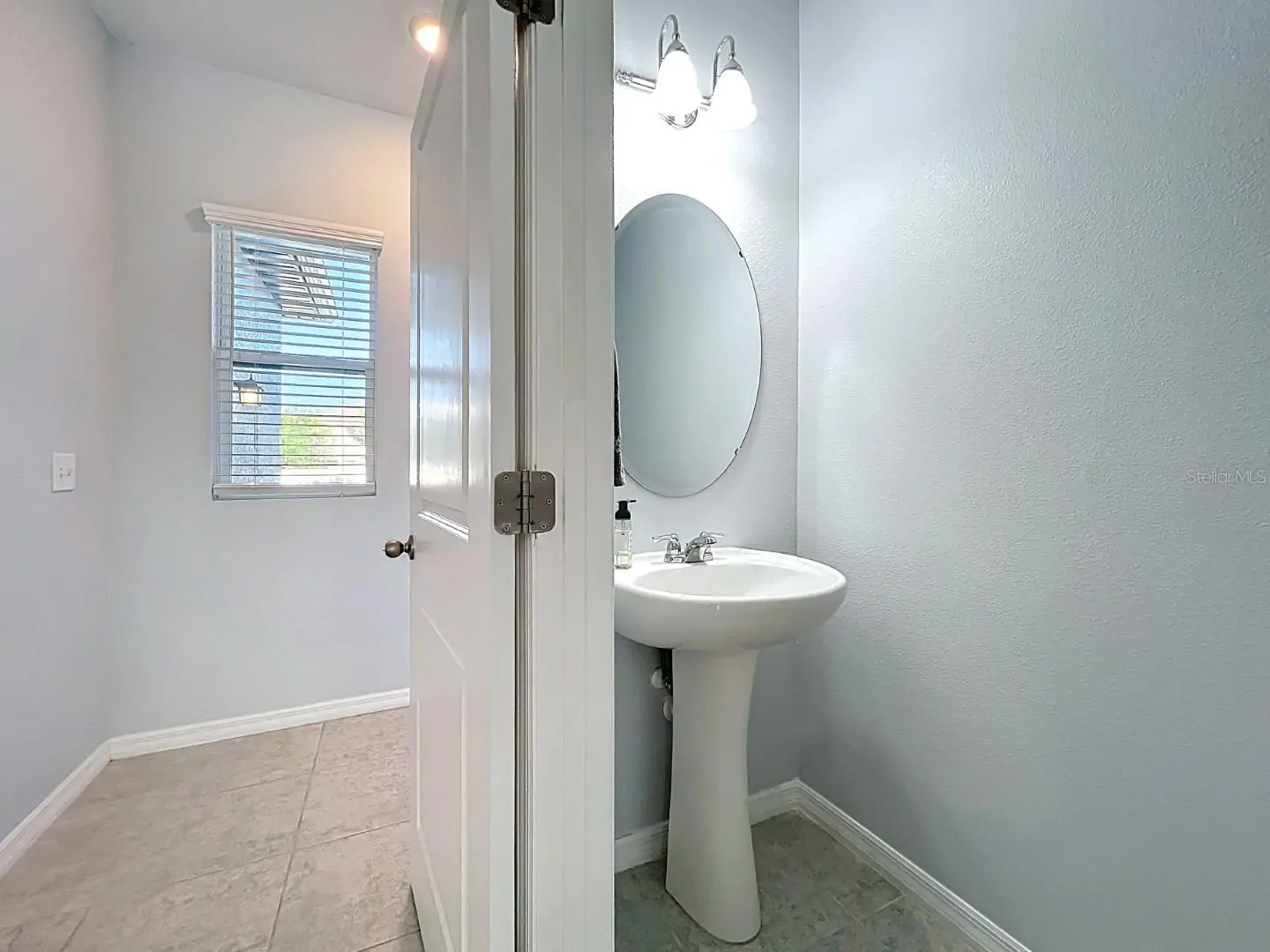 3326 AZOLLA ST, ORLANDO, FL property photo 18 of 51