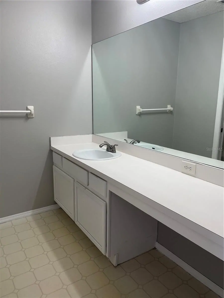 13180 SUMMERTON DR, ORLANDO, FL property photo 4 of 6
