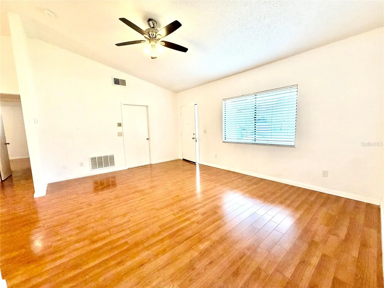 3349 SASSAFRAS CT, ORLANDO, FL property photo 2 of 47