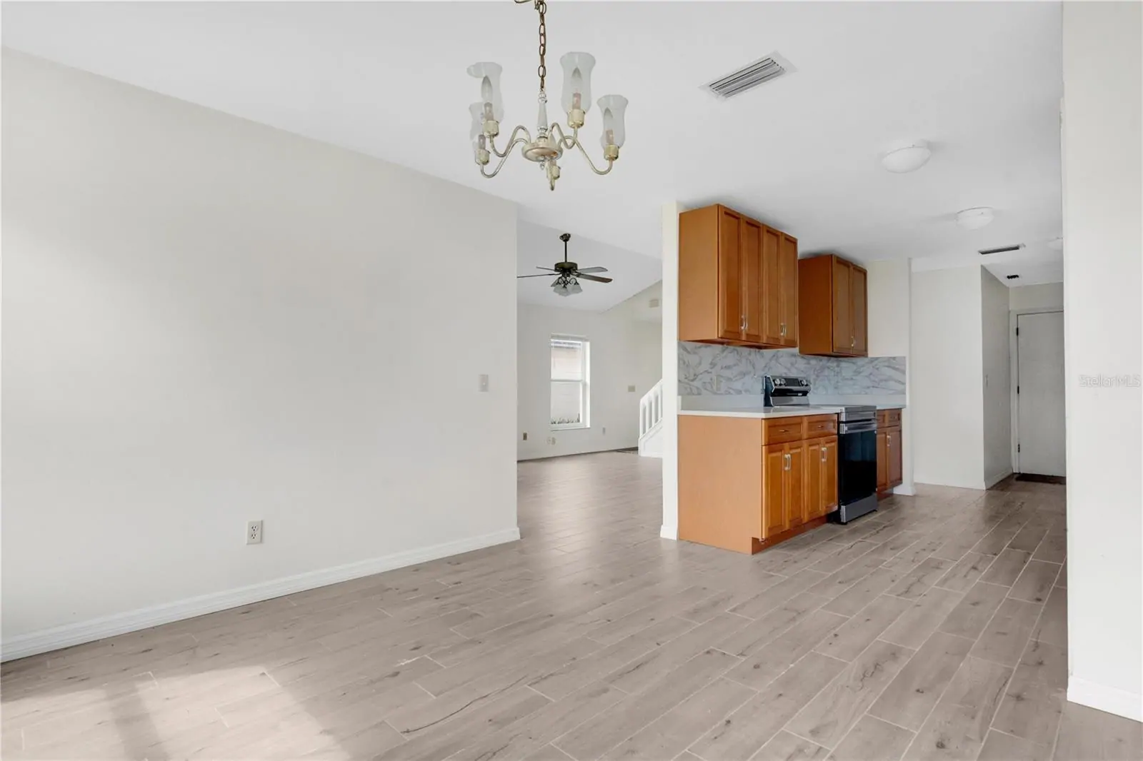 11842 ATLIN DR, ORLANDO, FL property photo 6 of 28