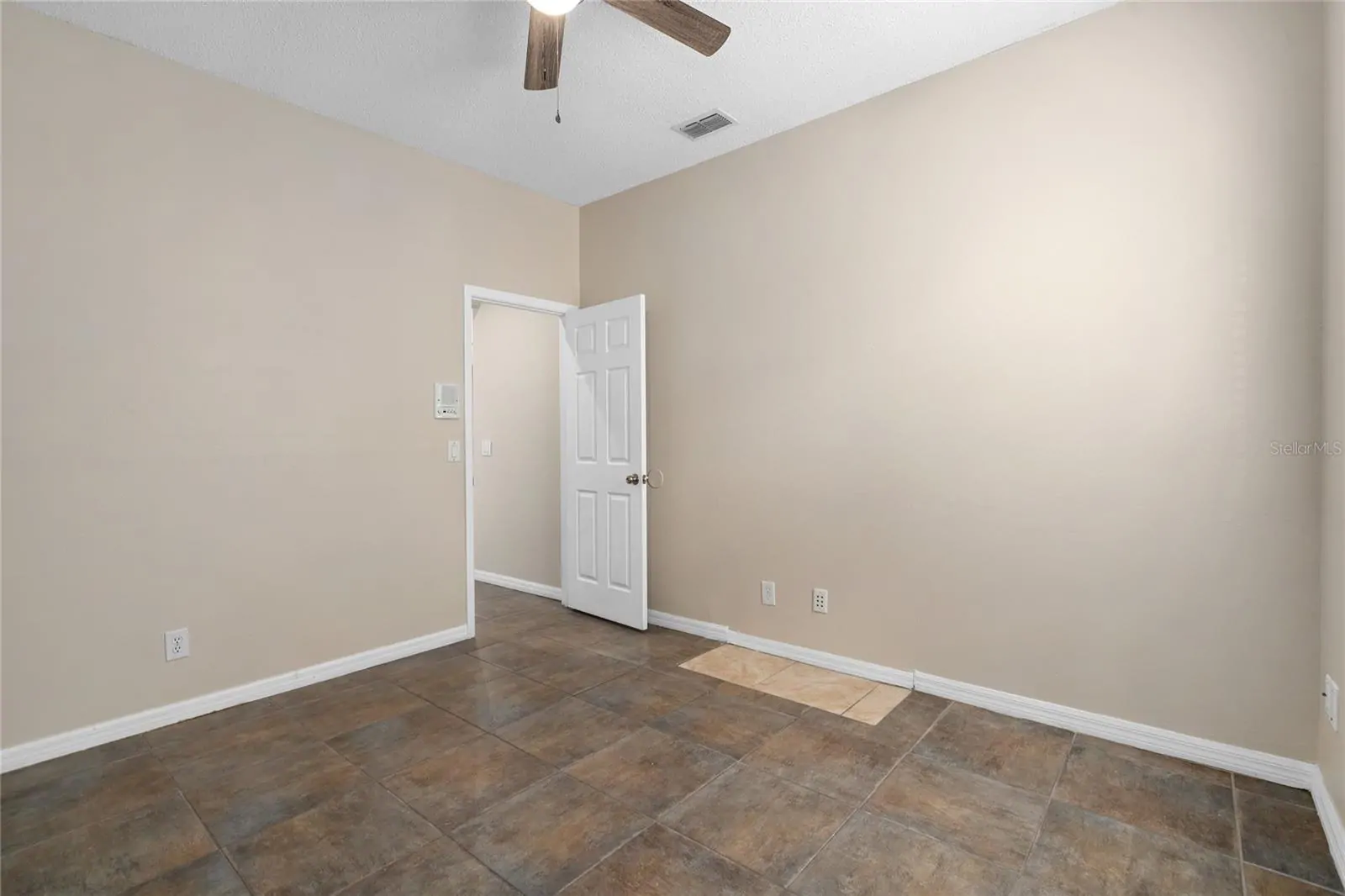 13821 AMBERLEIGH RD, ORLANDO, FL property photo 34 of 56