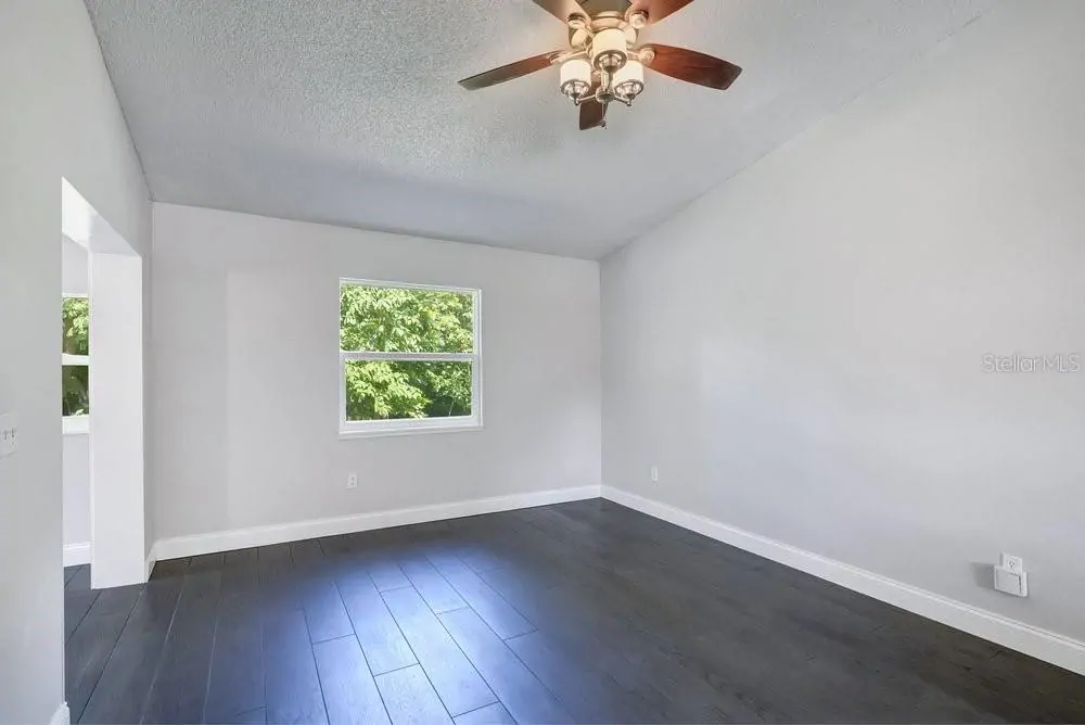 156 LAKE DR, ORLANDO, FL property photo 14 of 30