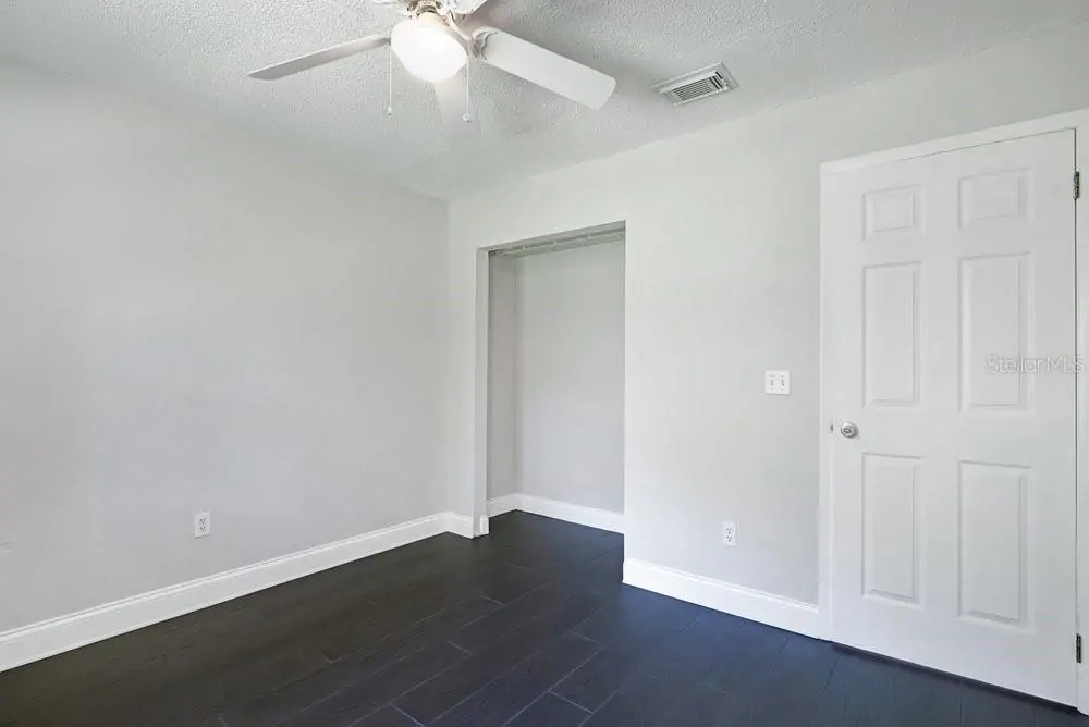 156 LAKE DR, ORLANDO, FL property photo 16 of 30