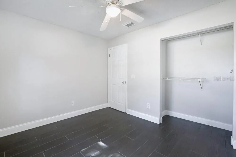 156 LAKE DR, ORLANDO, FL property photo 19 of 30