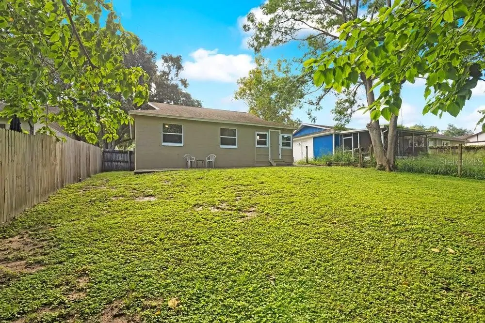 156 LAKE DR, ORLANDO, FL property photo 23 of 30
