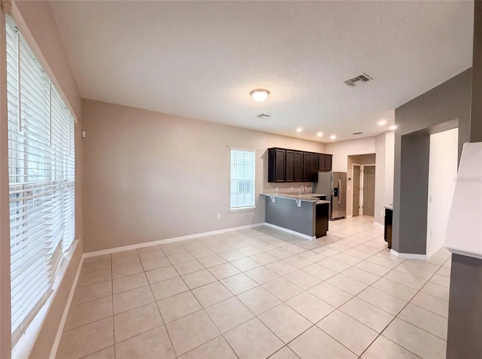 1572 ASTORIA ARBOR LN, ORLANDO, FL property photo 3 of 38