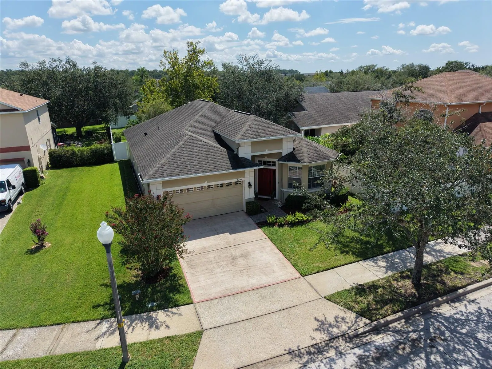 8251 NEWBURY SOUND LN, ORLANDO, FL property photo 3 of 31
