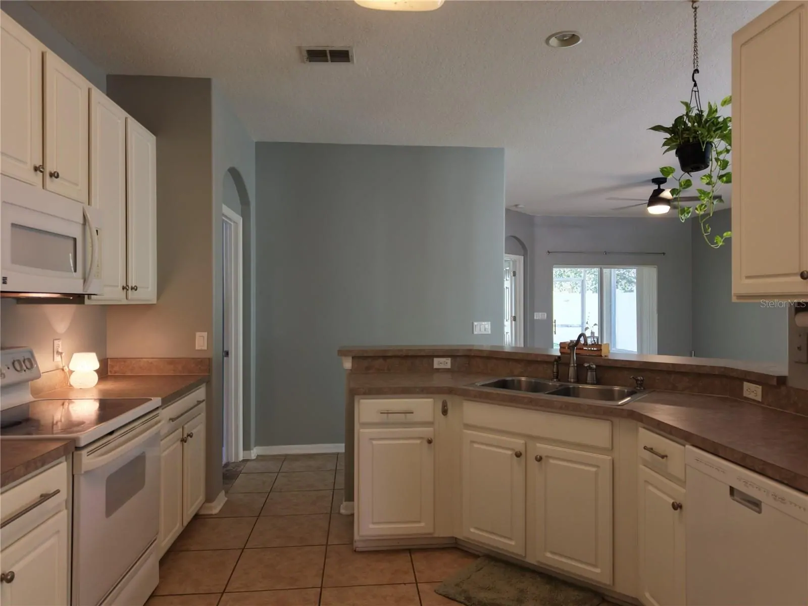 8251 NEWBURY SOUND LN, ORLANDO, FL property photo 18 of 31