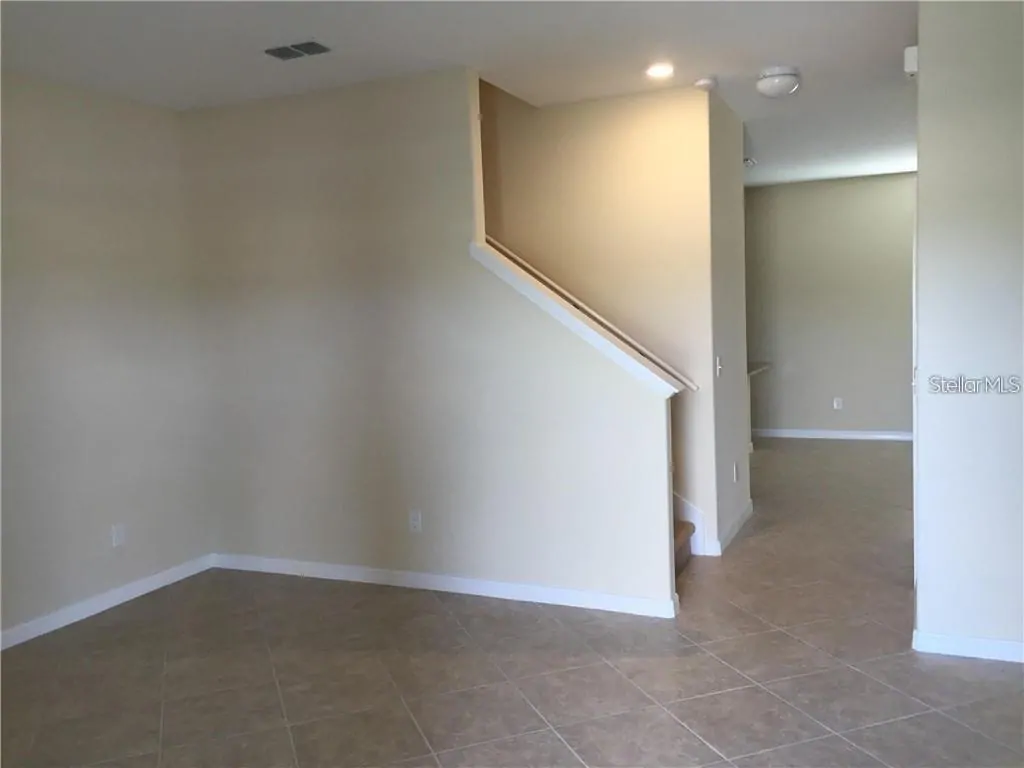13048 GARRIDAN AVE, WINDERMERE, FL property photo 3 of 24