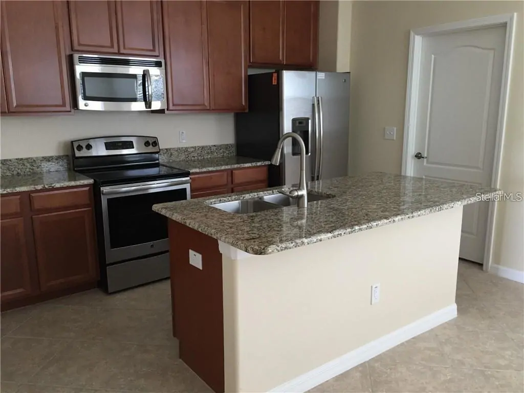 13048 GARRIDAN AVE, WINDERMERE, FL property photo 6 of 24