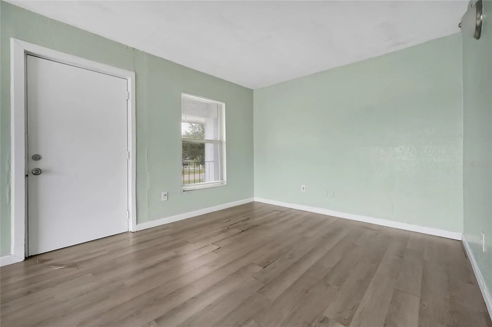915 W OAK RIDGE RD #B, ORLANDO, FL property photo 9 of 26